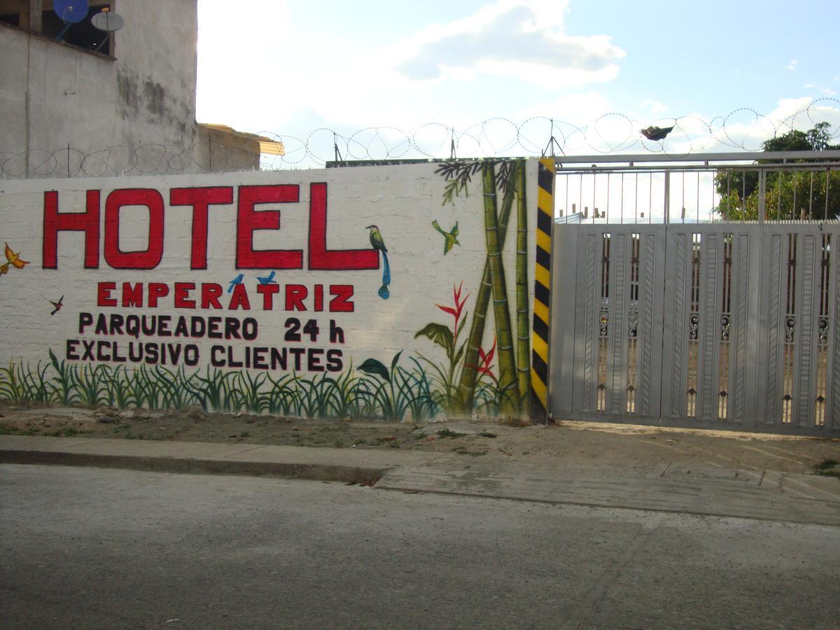 Hotel Emperatriz Armenia  Extérieur photo