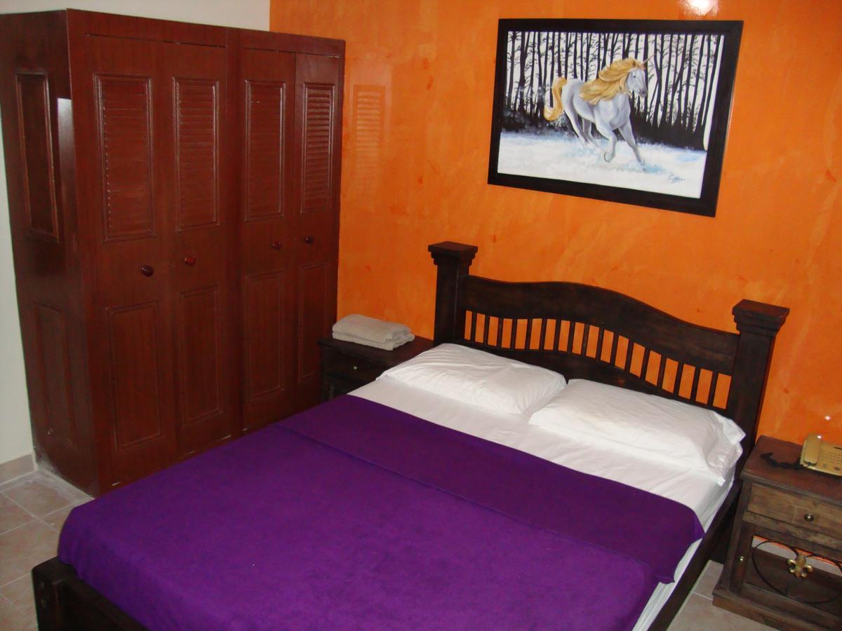Hotel Emperatriz Armenia  Extérieur photo