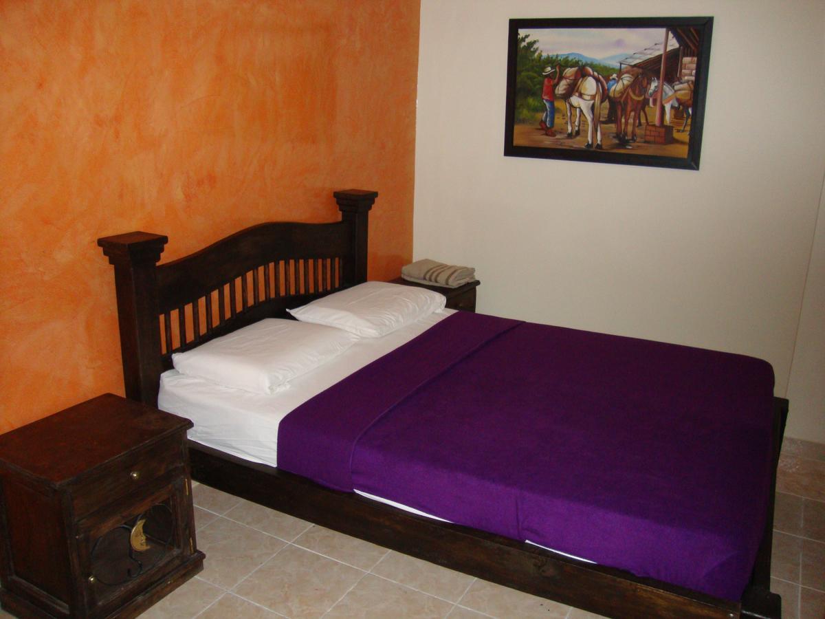 Hotel Emperatriz Armenia  Extérieur photo