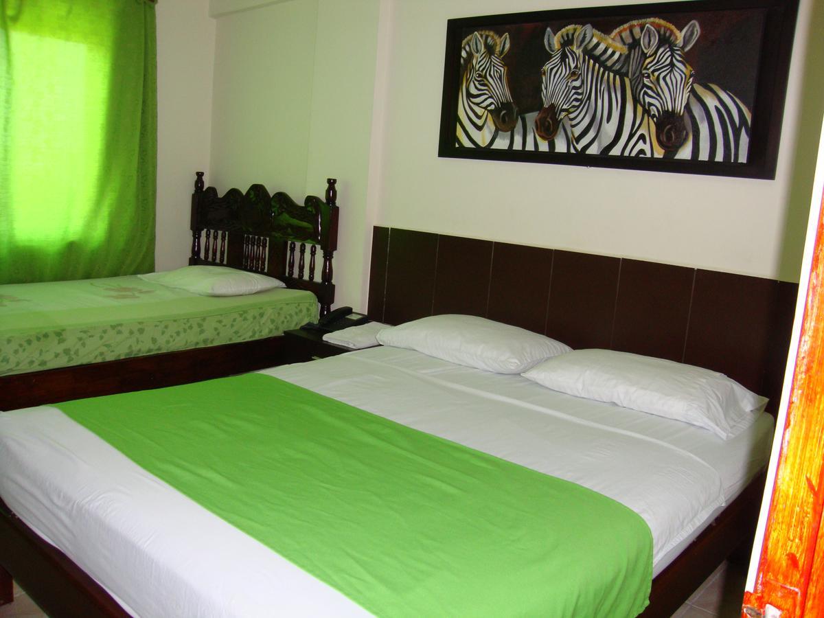 Hotel Emperatriz Armenia  Extérieur photo