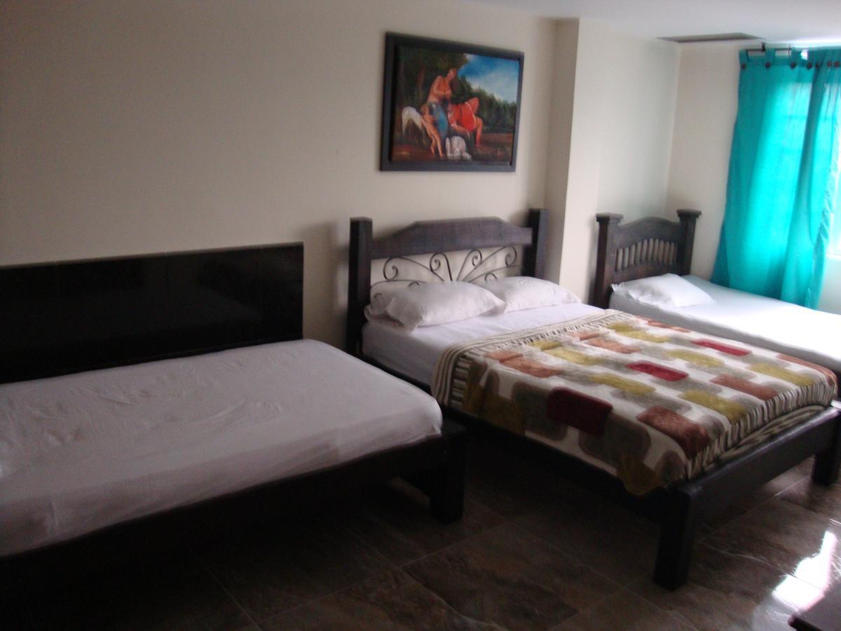Hotel Emperatriz Armenia  Extérieur photo