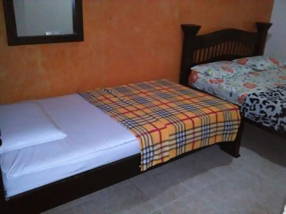 Hotel Emperatriz Armenia  Extérieur photo