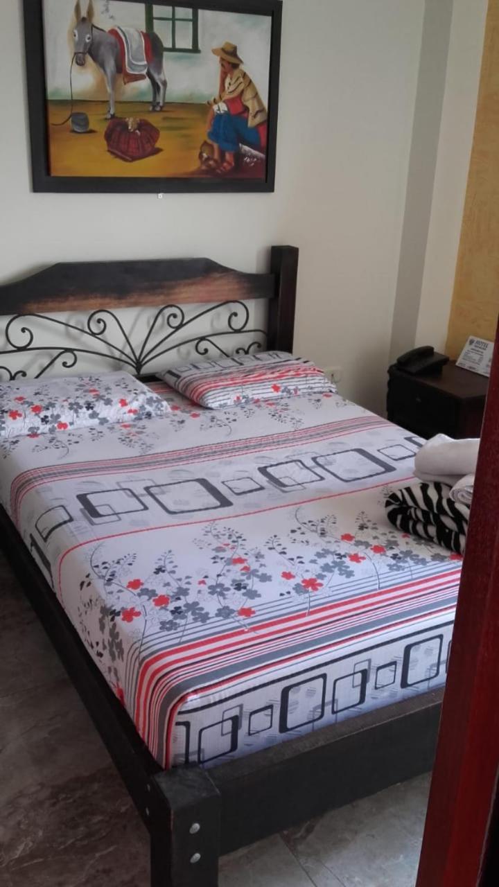 Hotel Emperatriz Armenia  Extérieur photo